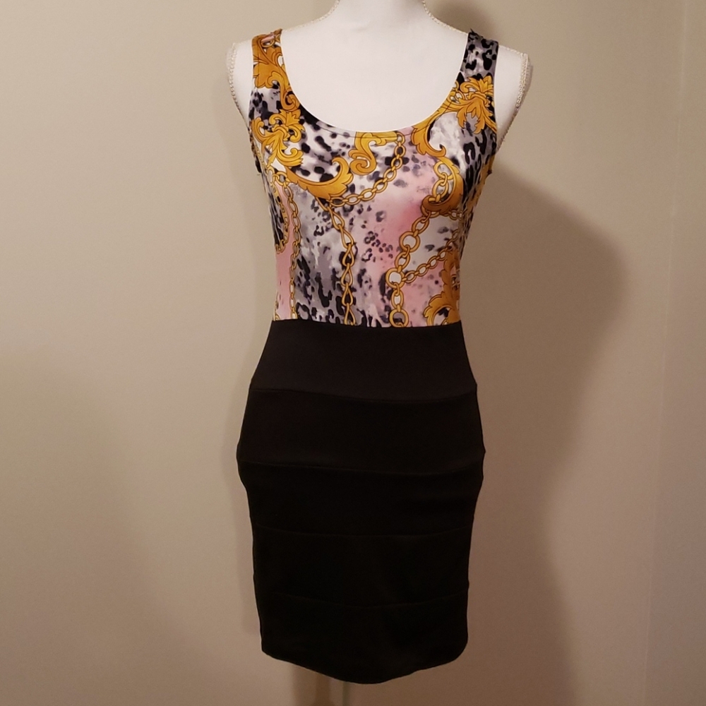 Bodycon dress with chain and animal print